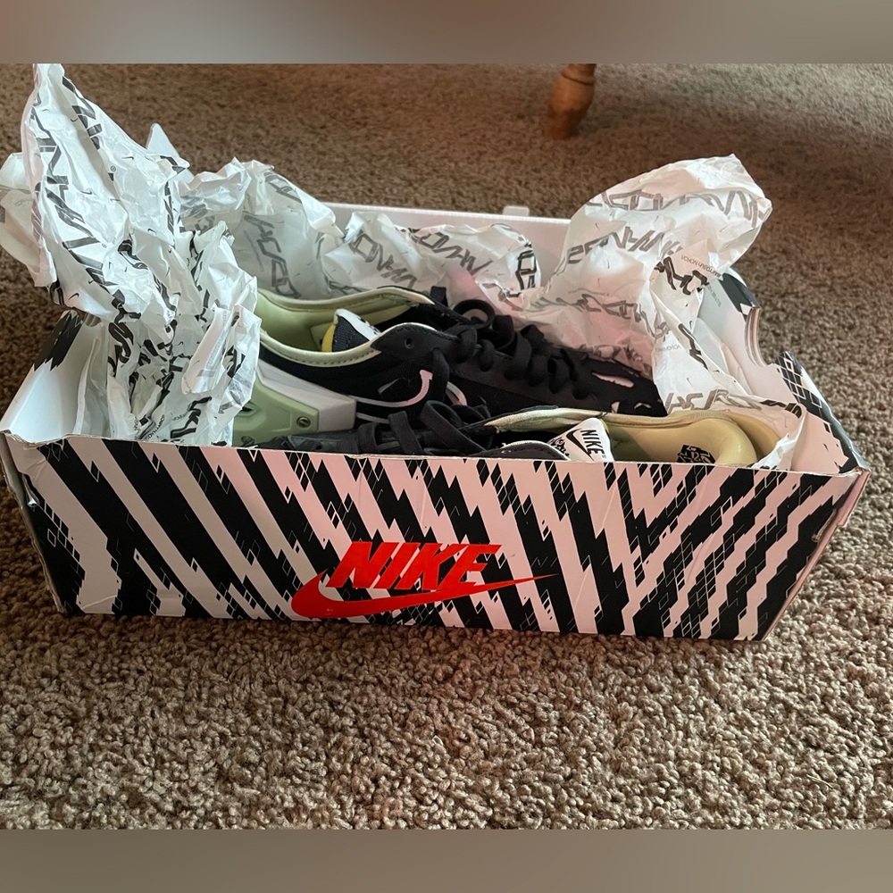 NIKE blazer low, size 7 women’s, excellent condition